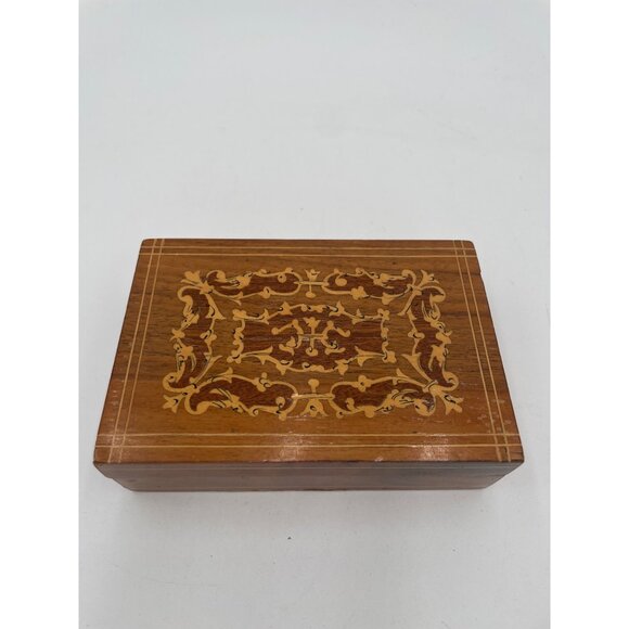 Vintage Wooden Trinket Box With Ornate Inlay Design & Hinged Lid - Picture 1 of 4